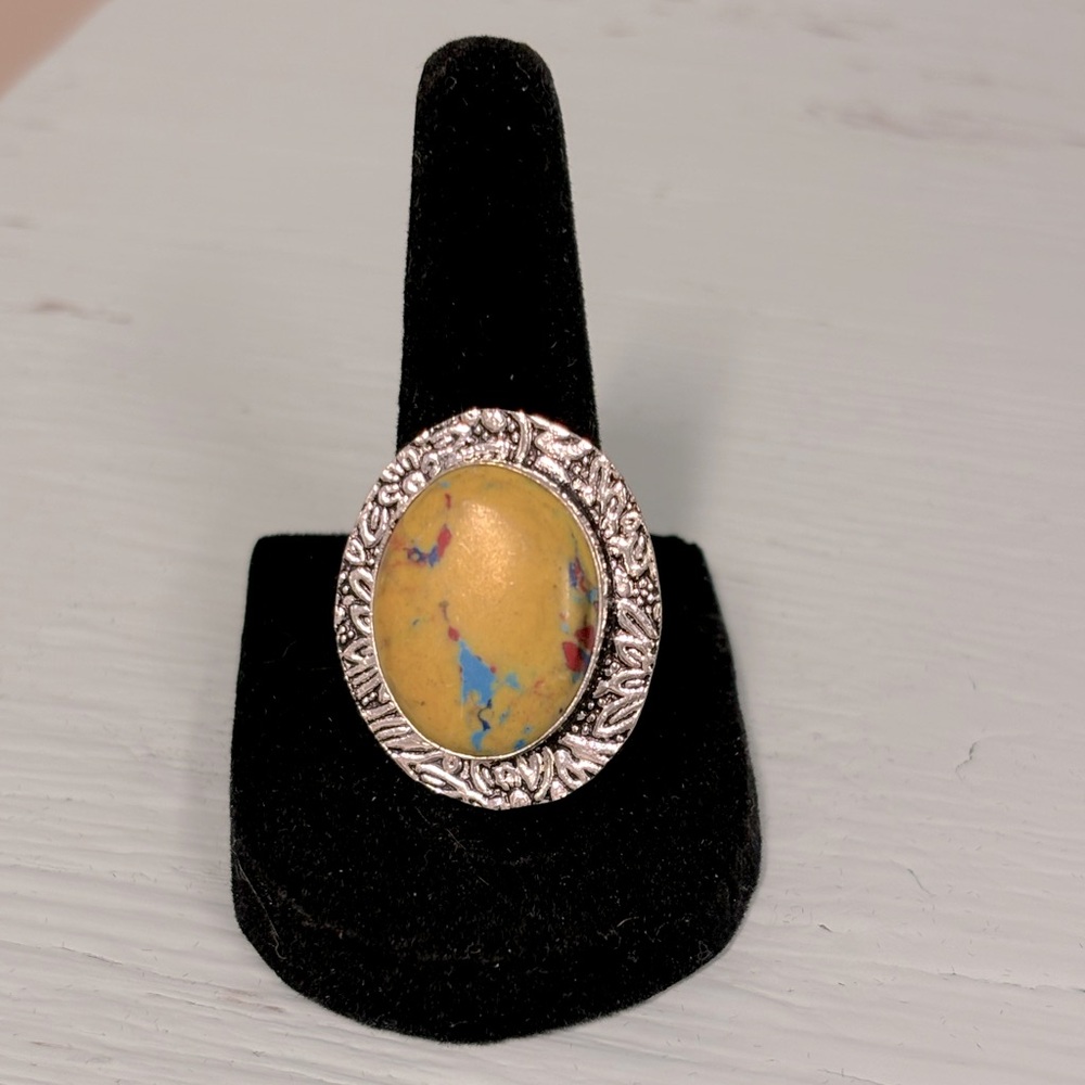 Beautiful Ring 💍 - size 9